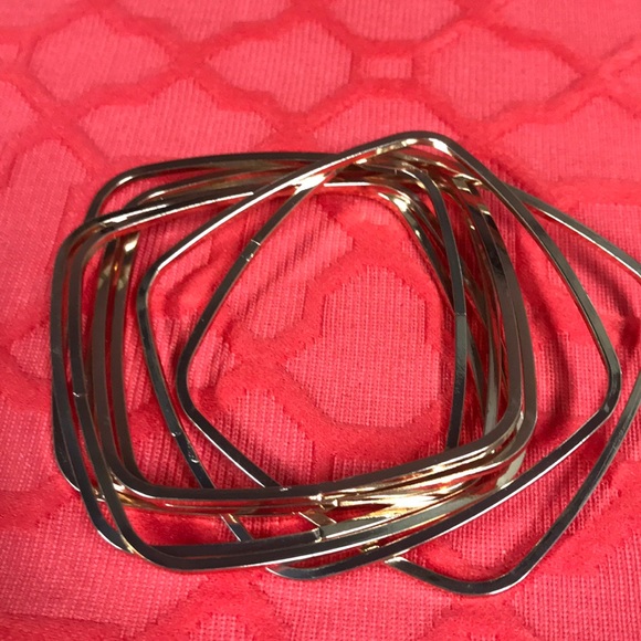 Jewelry - Gold, square Set of bangles